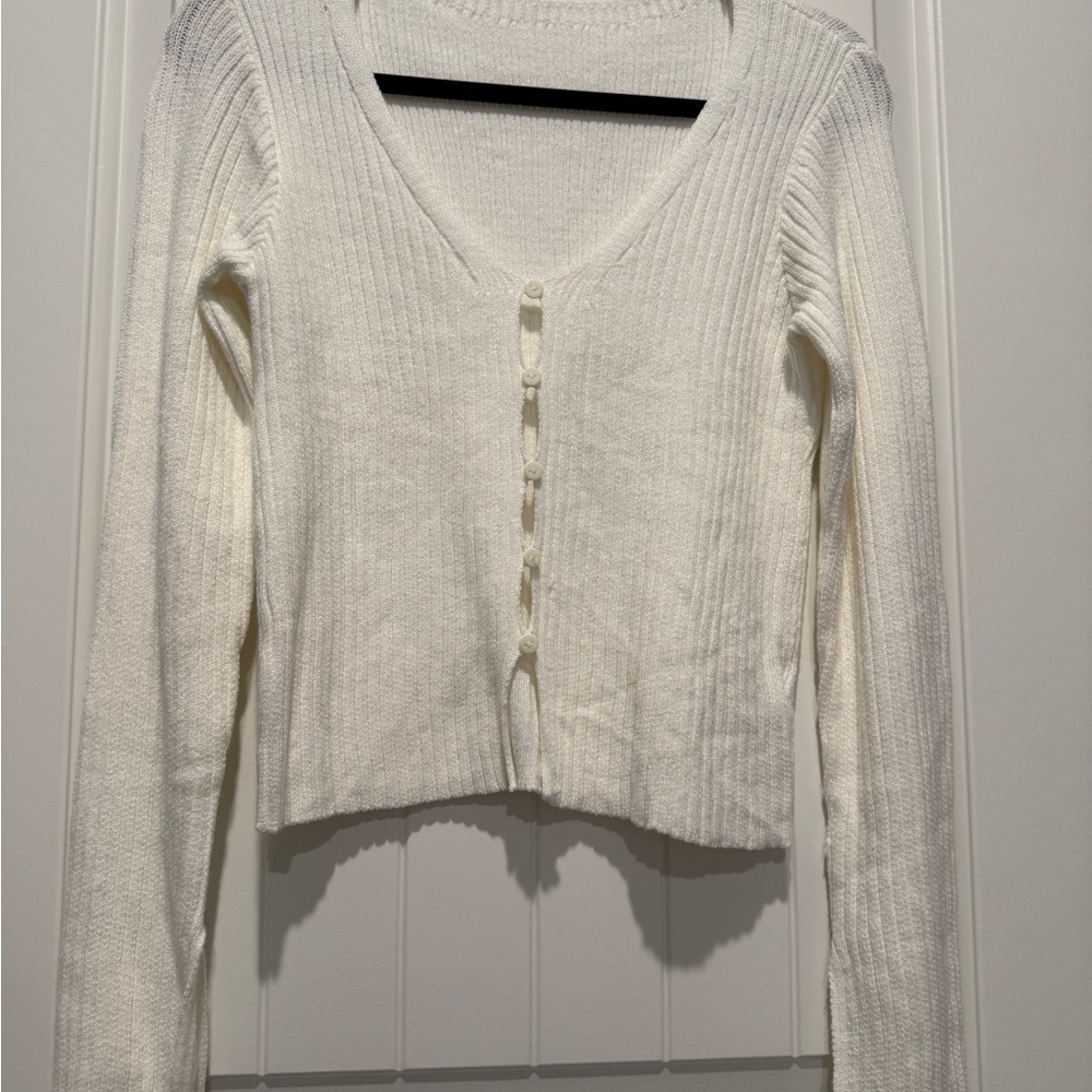 Women’s Cream Ribbed Button-Front V-Neck Top - Picture 2 of 8